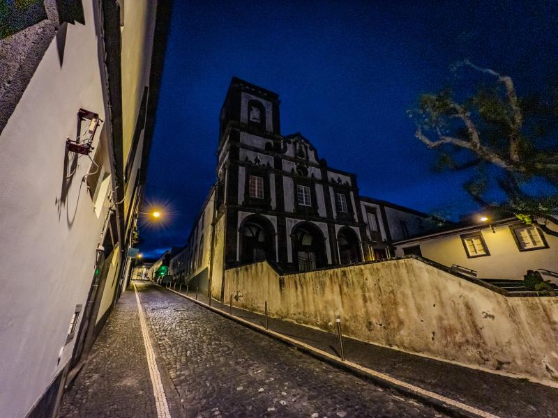 Largo de Camões